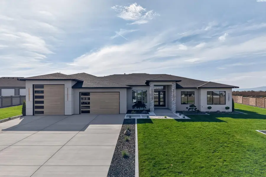12407 Furlong Ln, Kennewick, WA 99338 - #2