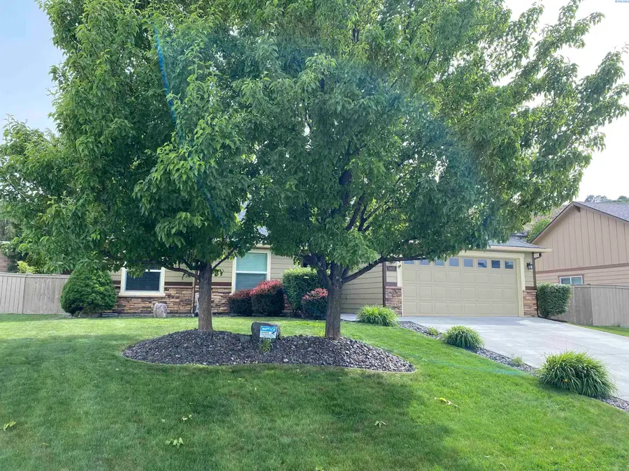 5805 W 23rd Ave, Kennewick, WA 99338 - #2