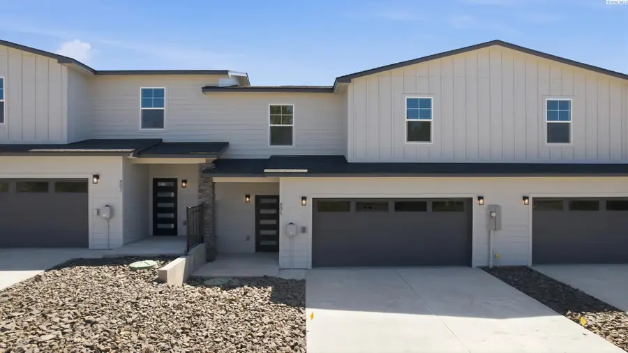 805 Fountain Blvd, Zillah, WA 98953 - #3