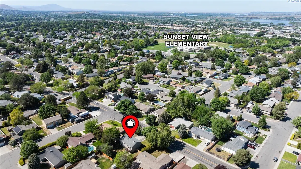 8309 W Deschutes Ave, Kennewick, WA 99336 - #1