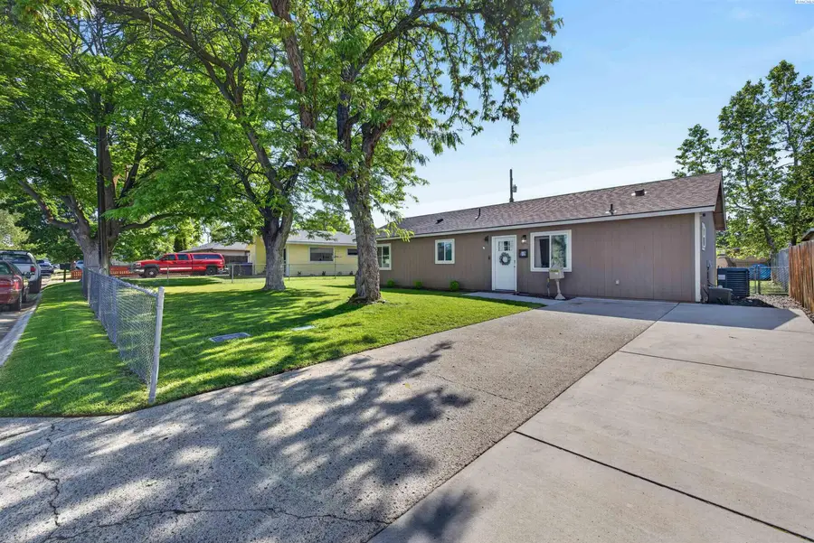 2405 Dover St, Richland, WA 99352 - #2