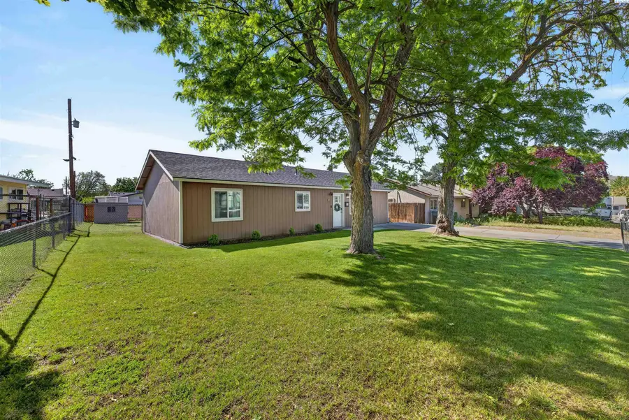 2405 Dover St, Richland, WA 99352 - #3