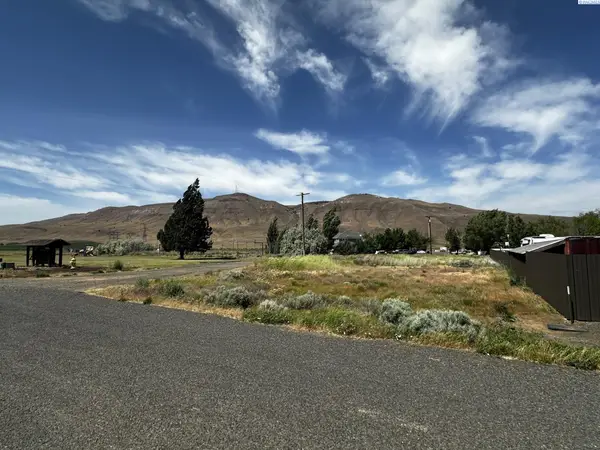 000 Locust St, Roosevelt, WA 99356
