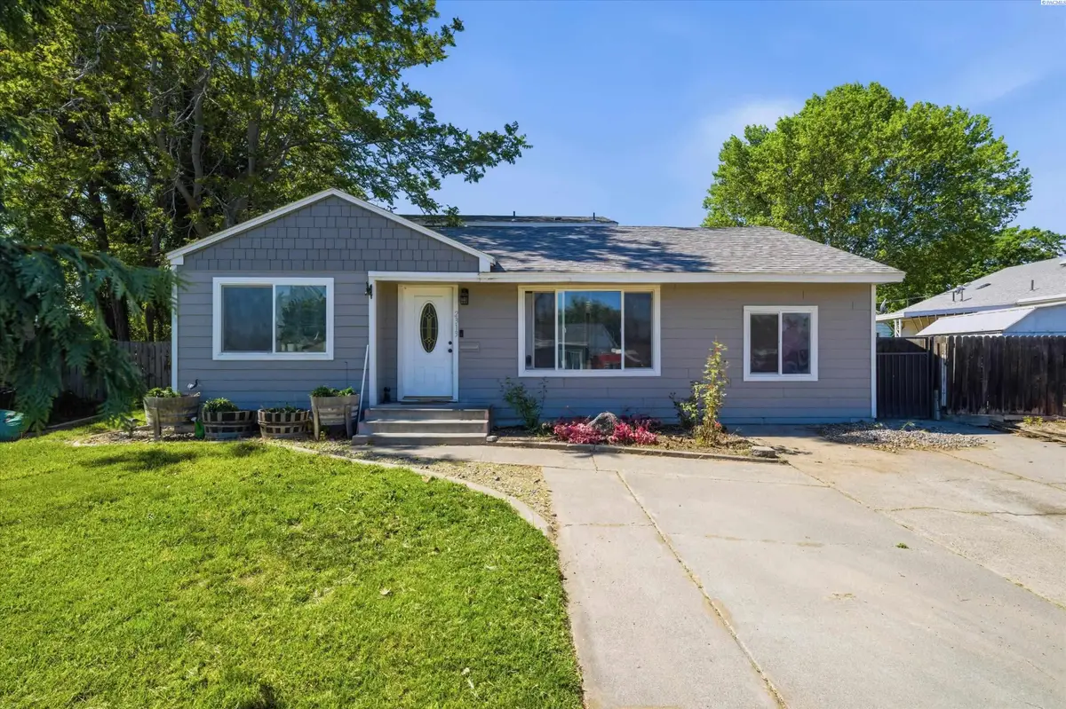 2313 W 1st Ave, Kennewick, WA 99336 - #1