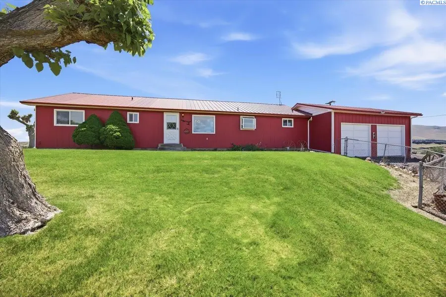35807 W Old Inland Empire Hwy, Benton City, WA 99320 - #3