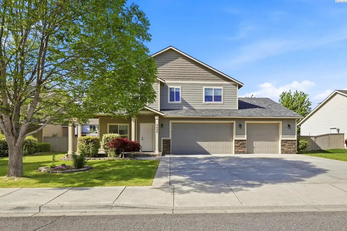 5600 W 18th Ave, Kennewick, WA 99338 - #1