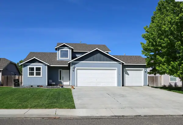 5002 Spirea Drive, West Richland, WA 99353