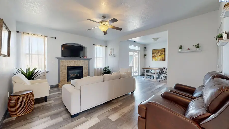 5002 Spirea Drive, West Richland, WA 99353 - #2