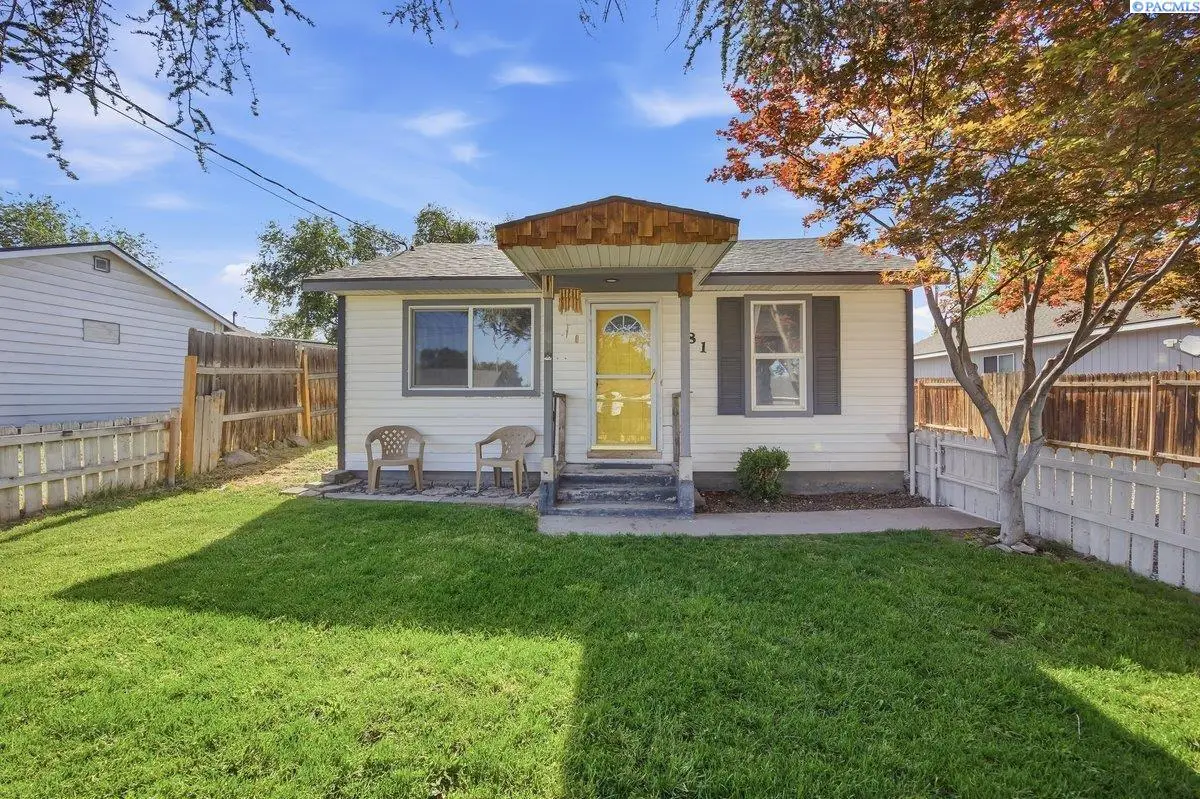 81 S 42nd Place, West Richland, WA 99353-9999 - #1