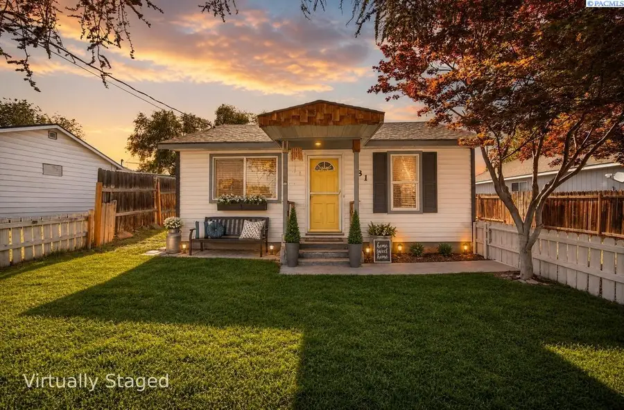 81 S 42nd Place, West Richland, WA 99353-9999 - #2