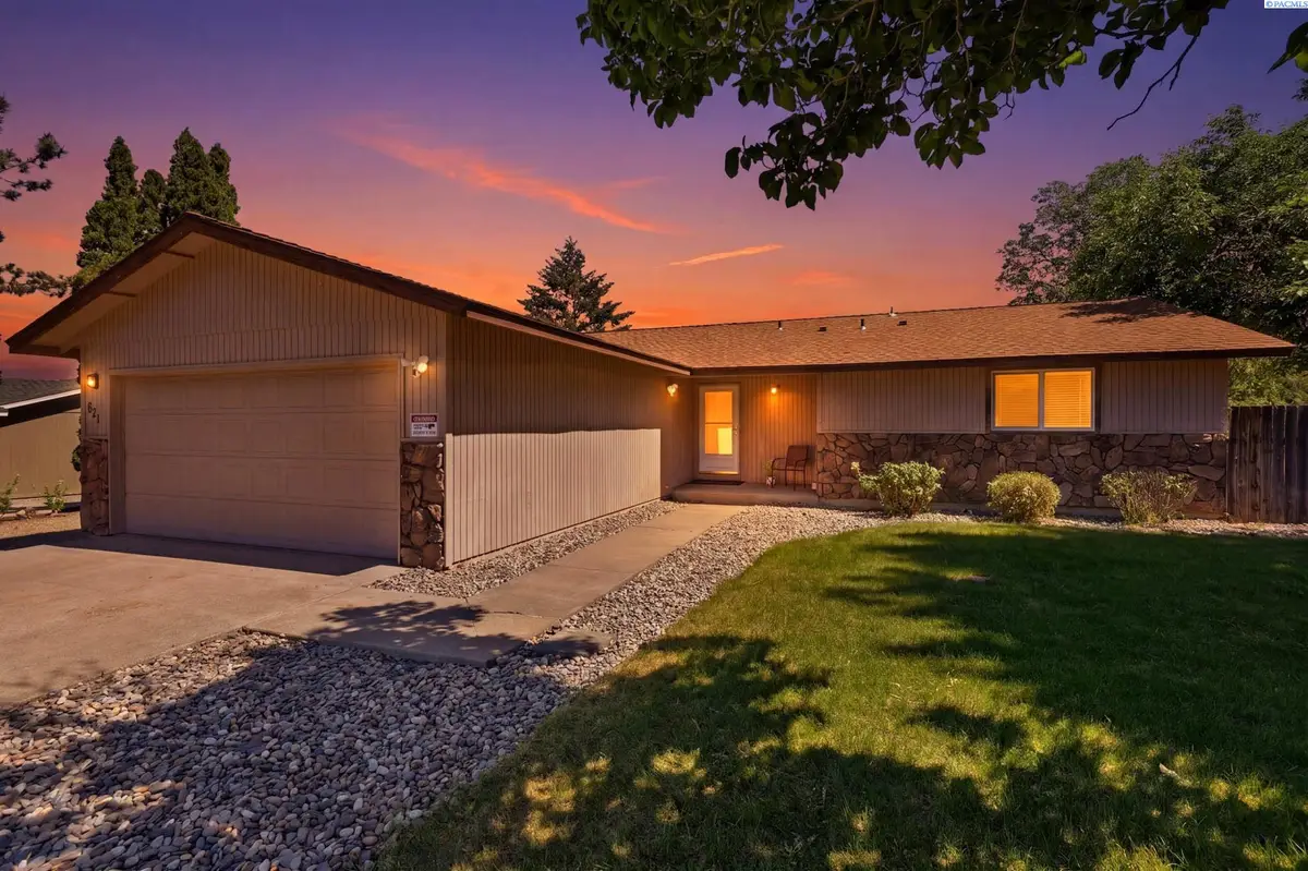 821 S Young St, Kennewick, WA 99336 - #1