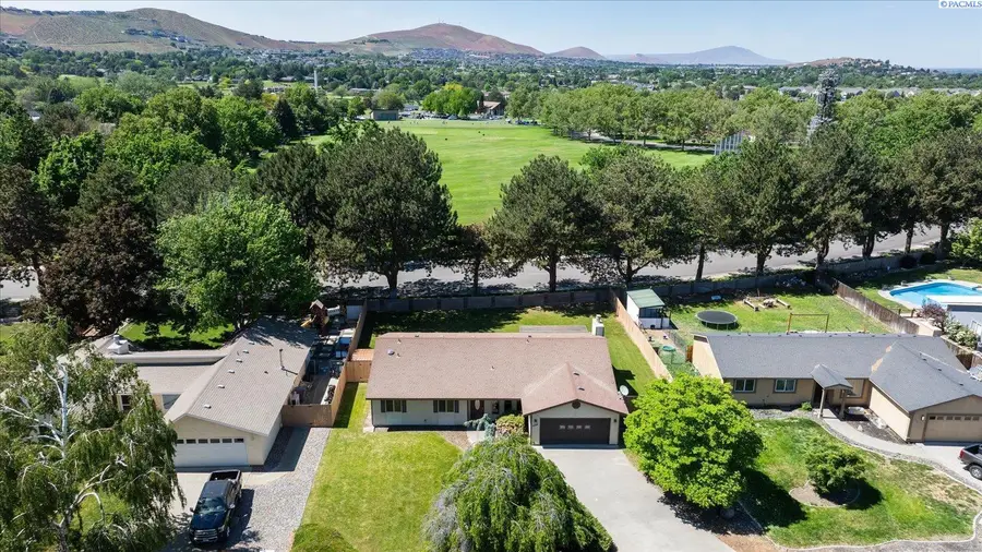 2365 Michael Avenue, Richland, WA 99352 - #2
