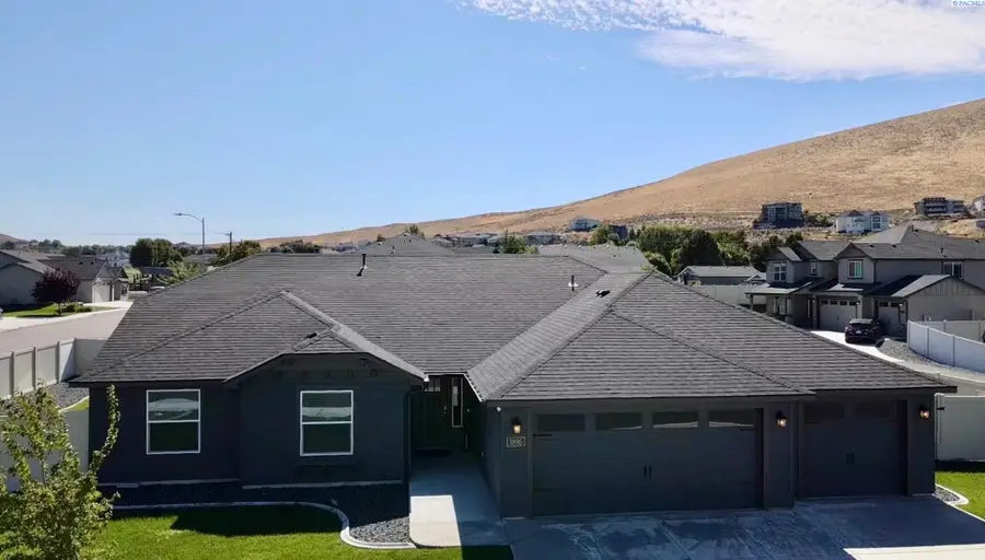 3895 Curtis Dr, West Richland, WA 99353 - #3