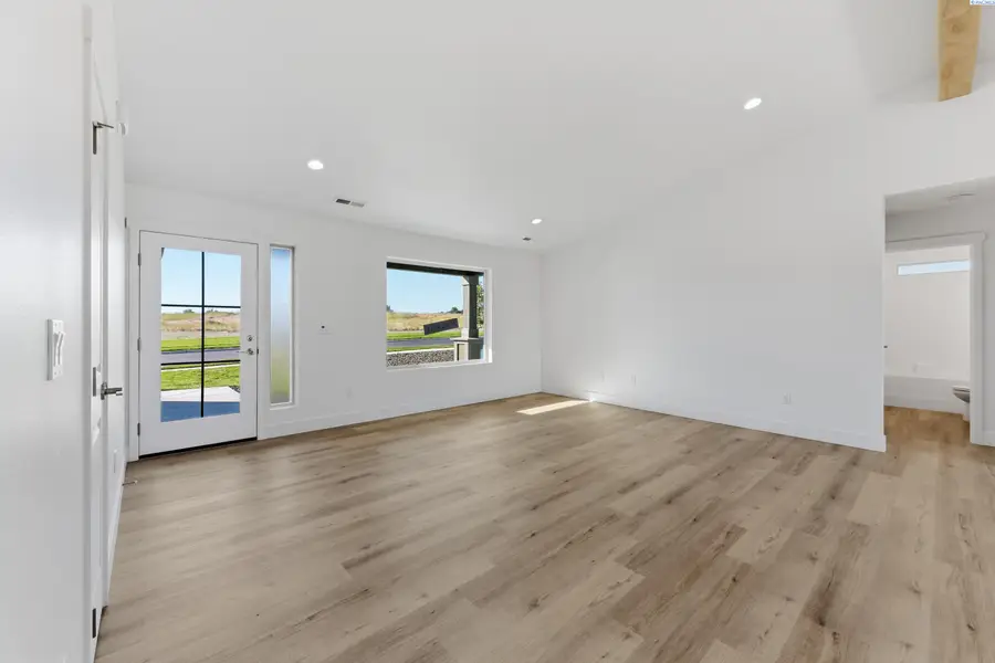 4219 Road 104, Pasco, WA 99301 - #3