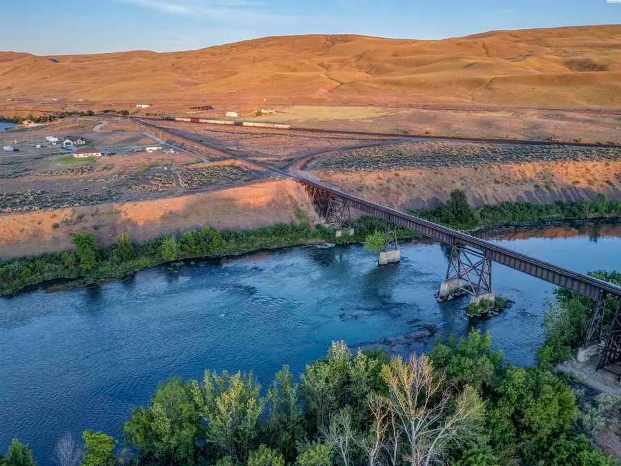 80450 N 757 Pr Nw, Prosser, WA 99350 - #2