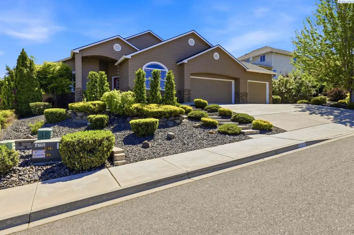2009 W 51st Ave, Kennewick, WA 99337 - #1