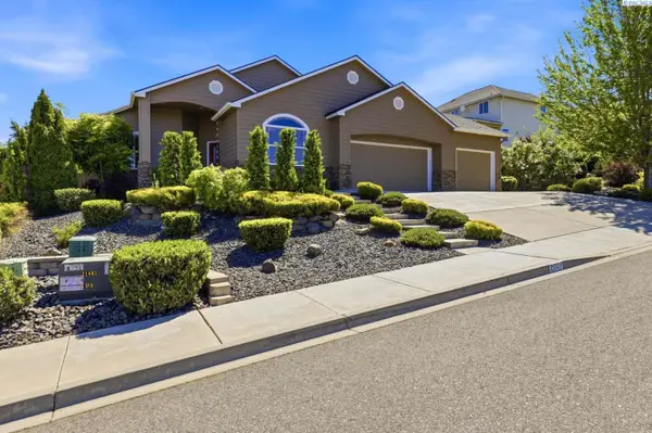 2009 W 51st Ave, Kennewick, WA 99337