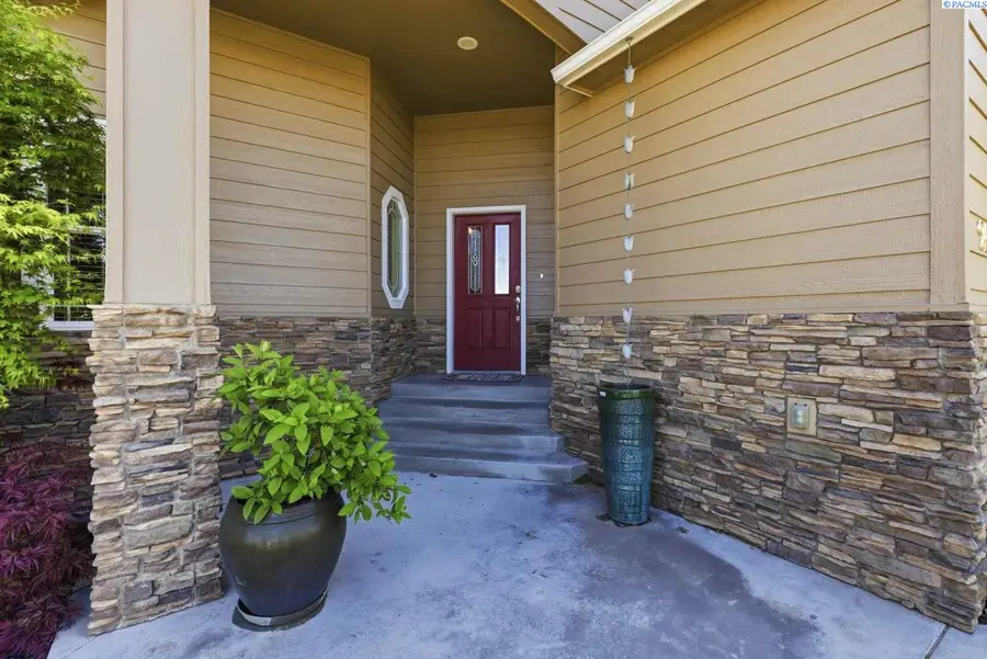 2009 W 51st Ave, Kennewick, WA 99337 - #2