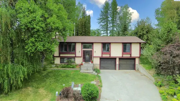 760 SE Greenhill Ct, Pullman, WA 99163-8648