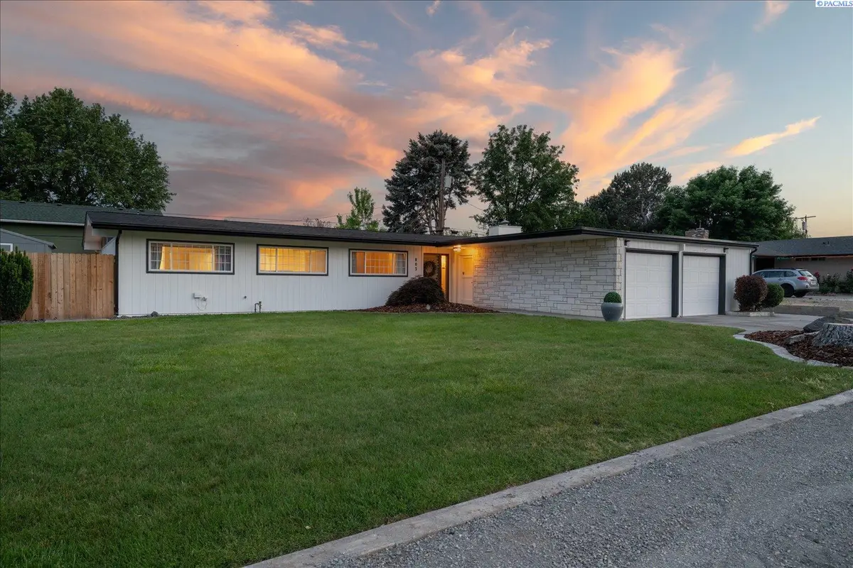803 W 25th Ave, Kennewick, WA 99337 - #1