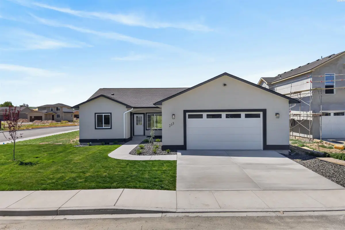 213 Victoria St, Sunnyside, WA 98944 - #1