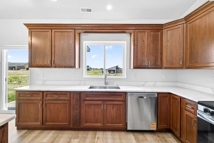 213 Victoria St, Sunnyside, WA 98944 - #3