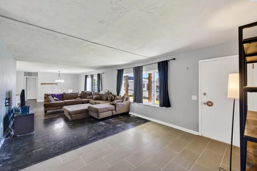 1422 Thayer Dr, Richland, WA 99354 - #2