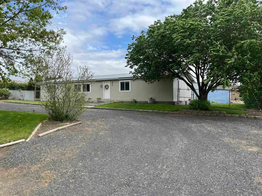 420 N Ephrata St, Connell, WA 99326 - #2