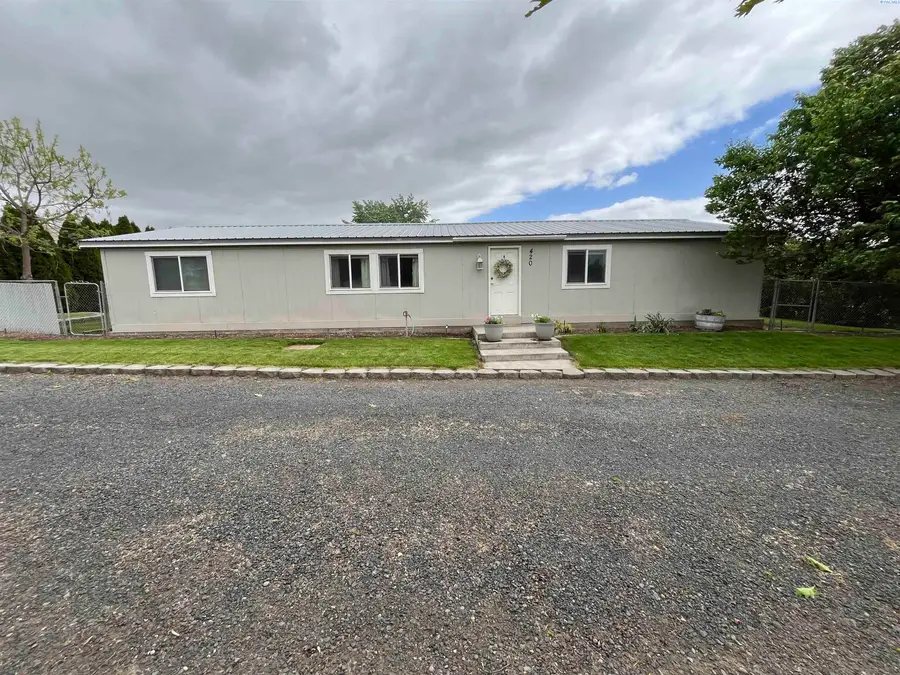 420 N Ephrata St, Connell, WA 99326 - #3