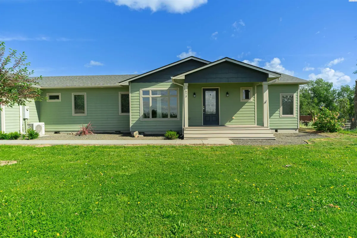 573 E Sunset Dr, Burbank, WA 99323 - #1