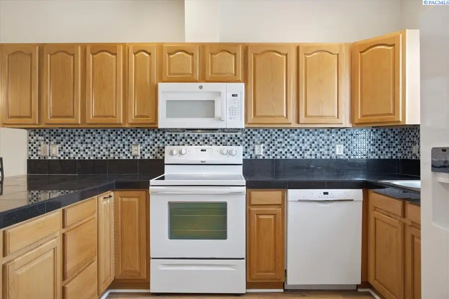 579 Grant Street, Kennewick, WA 99336 - #3
