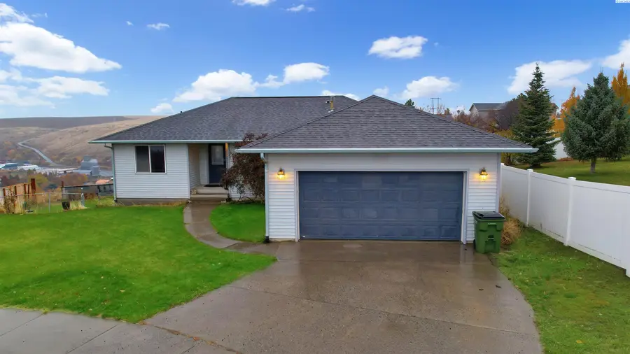 305 E Ledbetter, Colfax, WA 99111 - #2