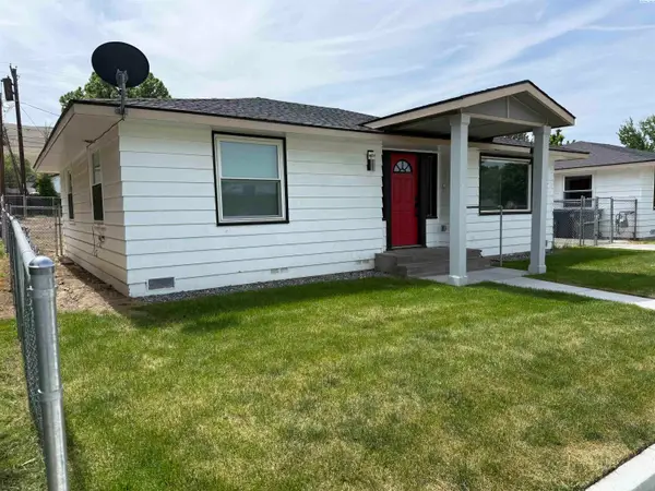 819 Ellen Ave, Prosser, WA 99350