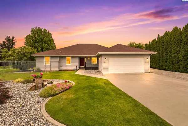 2213 Washington Ct, West Richland, WA 99353