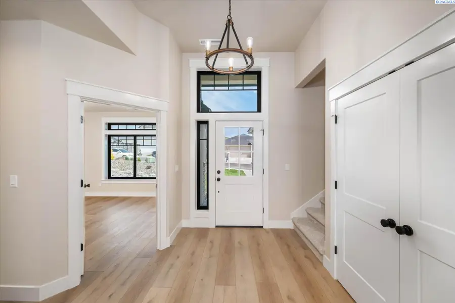 2379 Upriver Ave, Richland, WA 99352 - #2