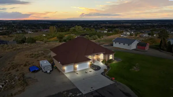 70516 E 680 Pr Ne, Richland, WA 99352