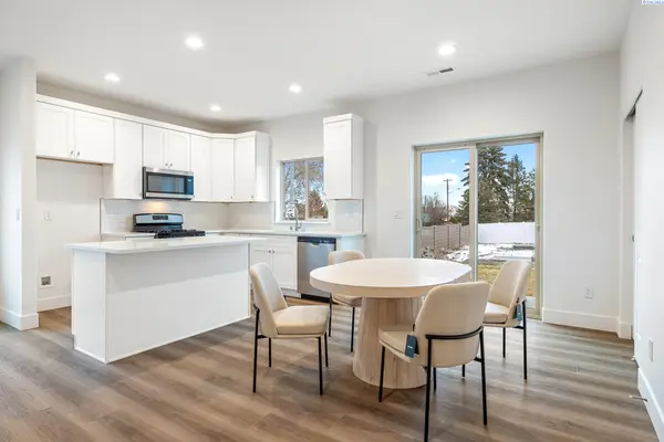 1009 S Underwood Pl, Kennewick, WA 99337