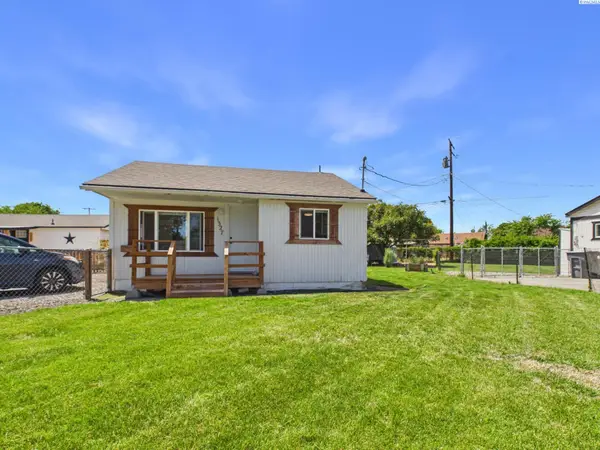 1327 Potter Ave, Richland, WA 99354