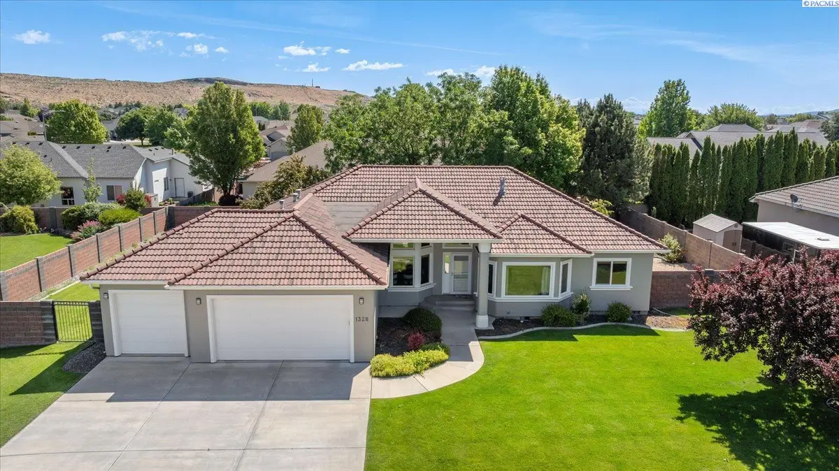 1328 Fuji Way, Richland, WA 99352 - #1