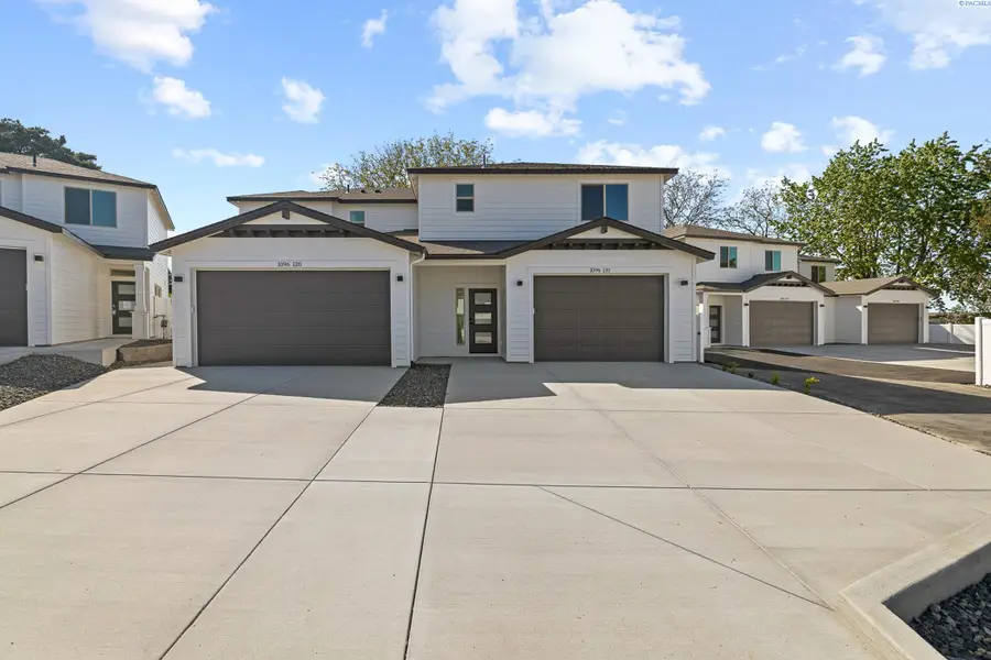 1096 S Underwood Pl, Kennewick, WA 99337 - #2
