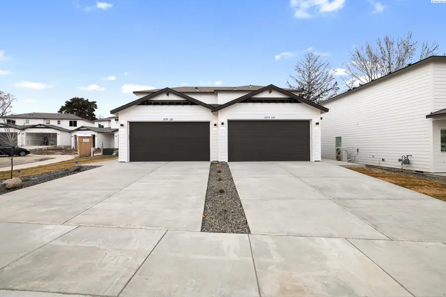 1074 S Underwood Pl, Kennewick, WA 99337 - #3