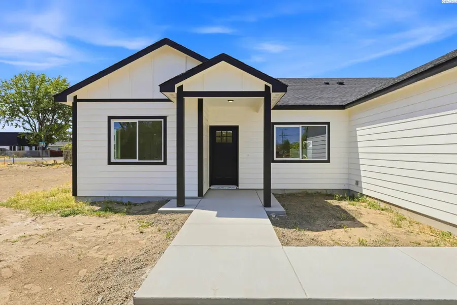 71 W Third Ave, Burbank, WA 99323 - #3