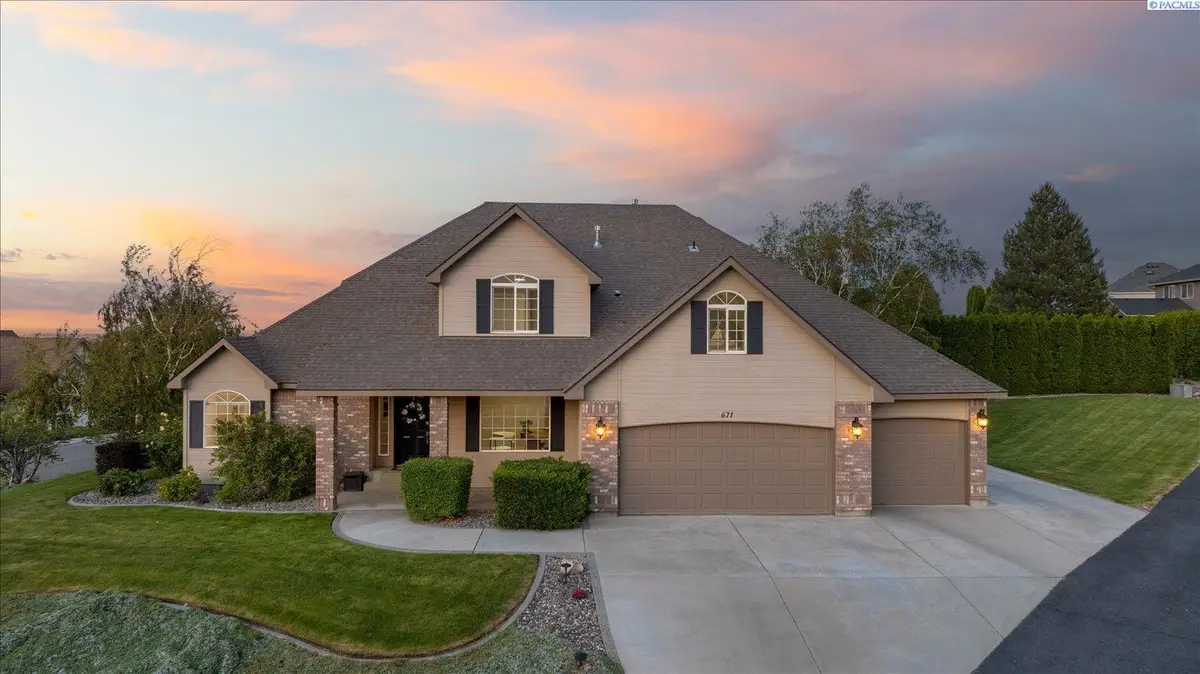 671 Clermont Dr, Richland, WA 99352 - #1
