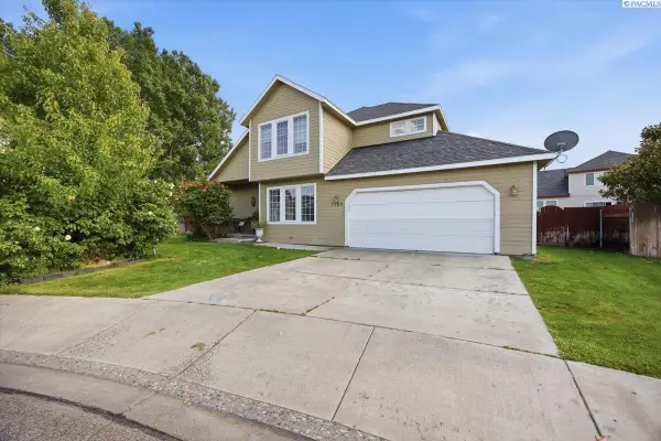 7127 W 2nd Pl, Kennewick, WA 99336