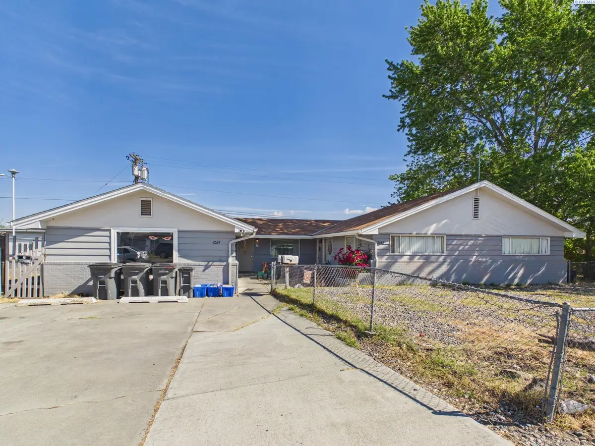 2622 W Clearwater Ave, Kennewick, WA 99336 - #1