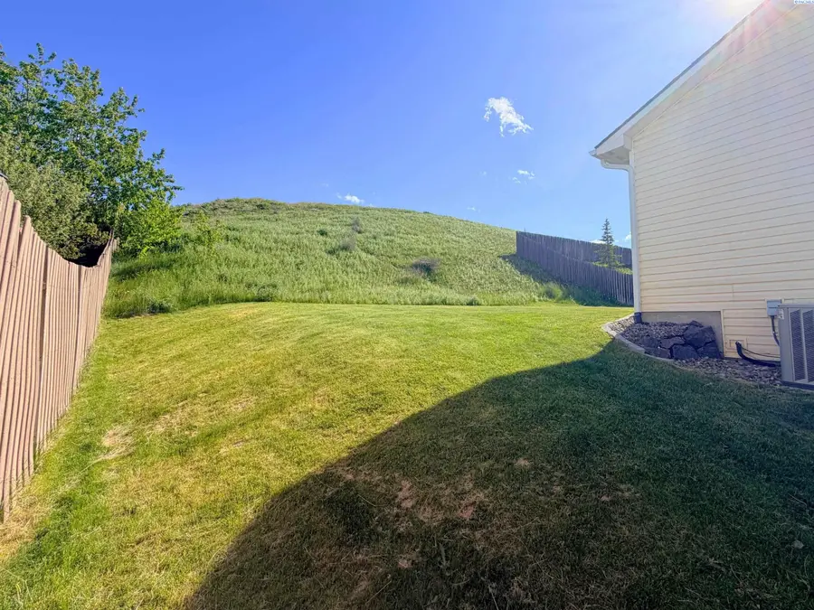 1255 SW Latour Peak, Pullman, WA 99163 - #2