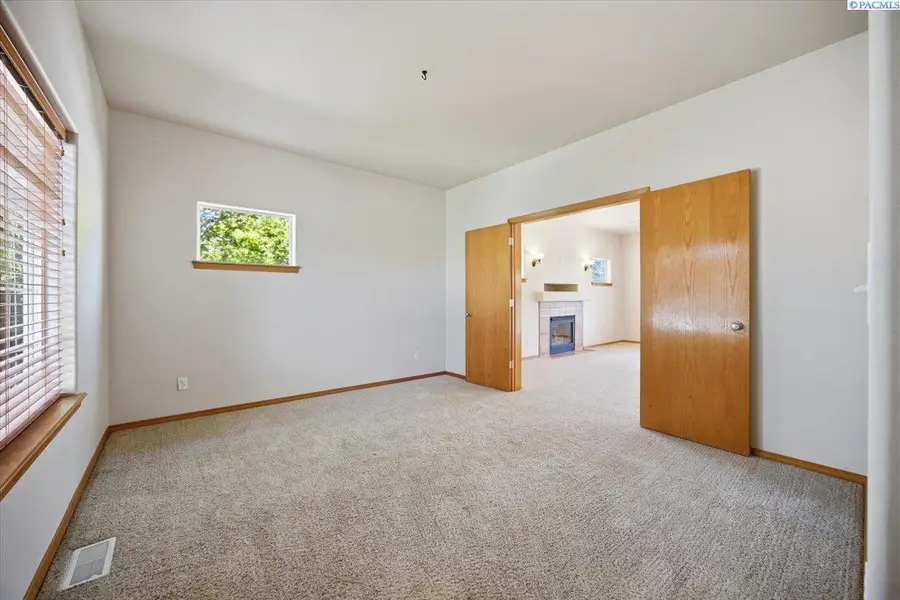 1101 S Grant Street, Kennewick, WA 99338 - #3