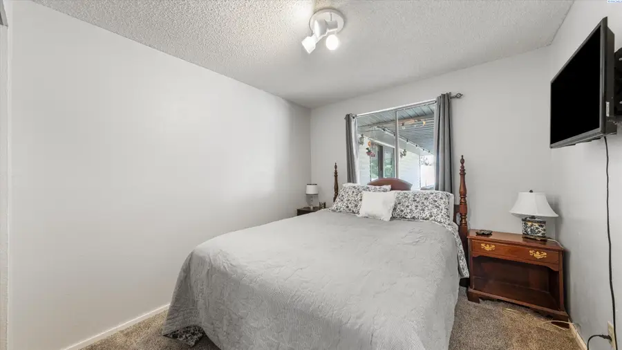 7312 W 9th Pl, Kennewick, WA 99336 - #2