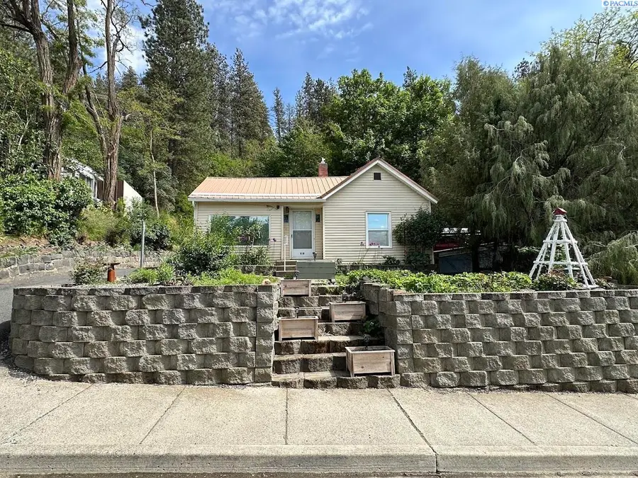 910 N Park St., Colfax, WA 99111 - #2