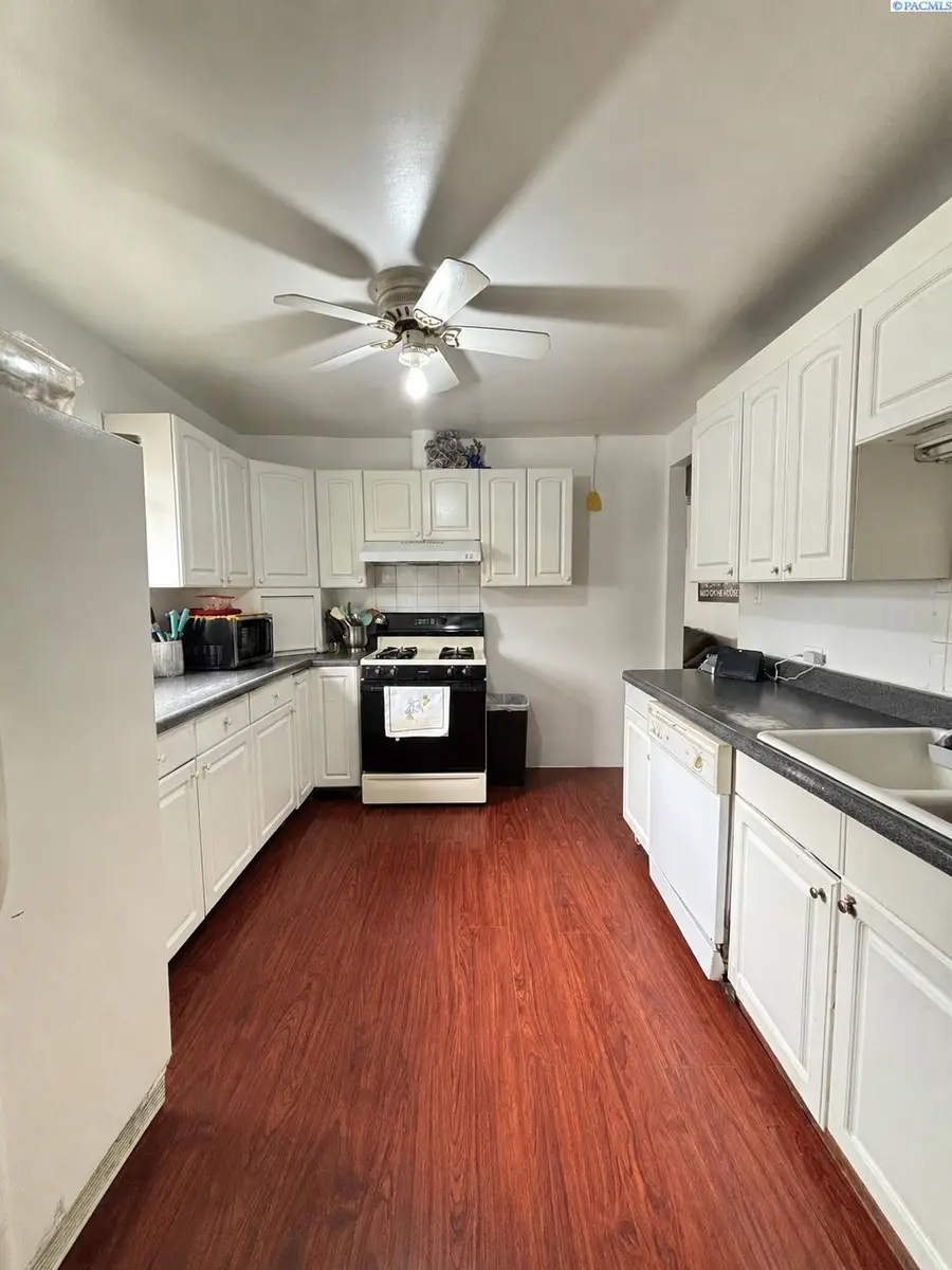 722 S Date St, Kennewick, WA 99336 - #3
